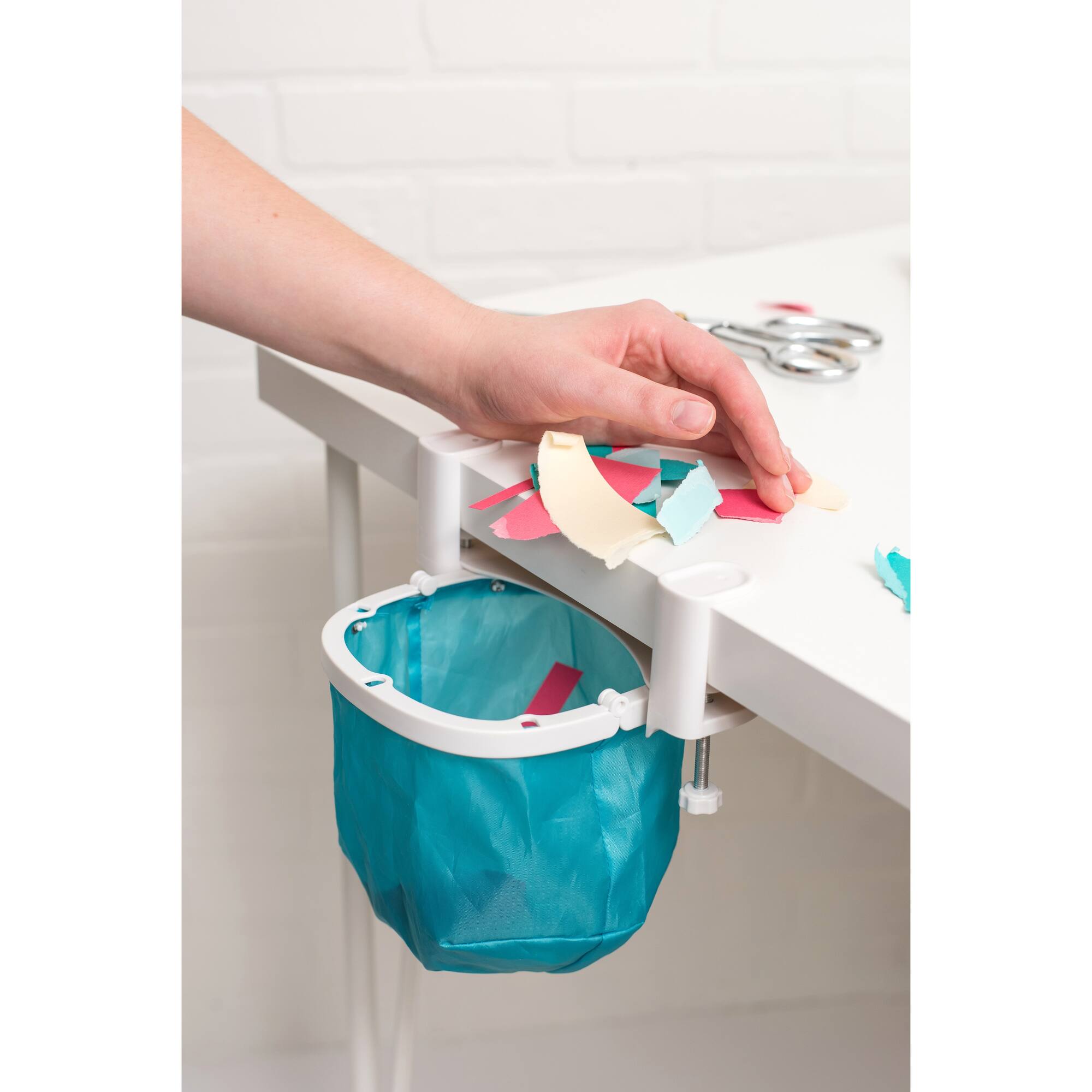 We R Memory Keepers® Desktop Dustbin